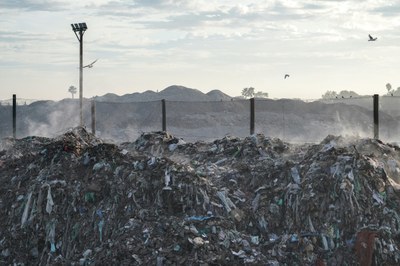 Chemical emissions from landfills (Signal)